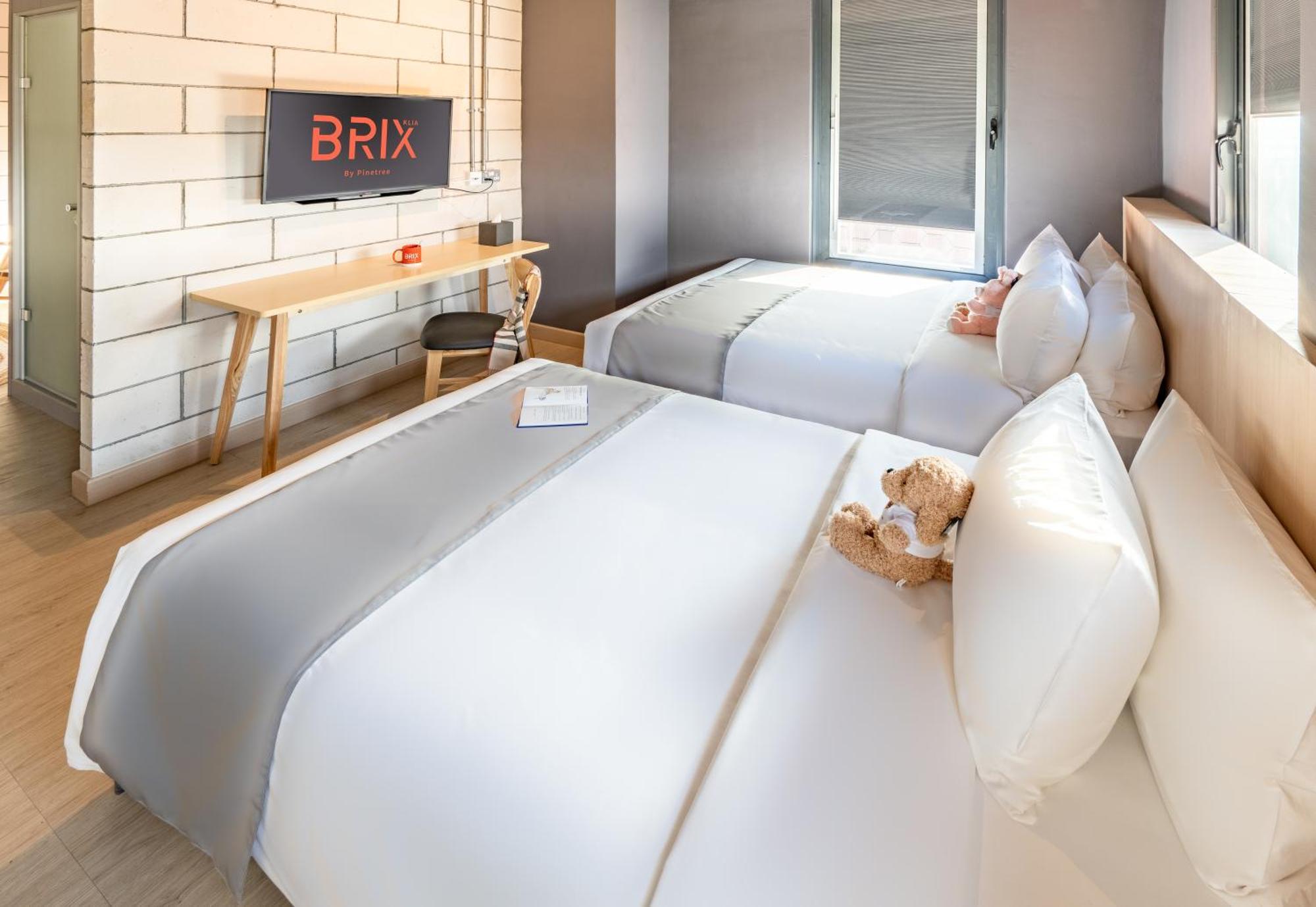 Brix Klia By Pinetree Hotel Сепанг Екстериор снимка
