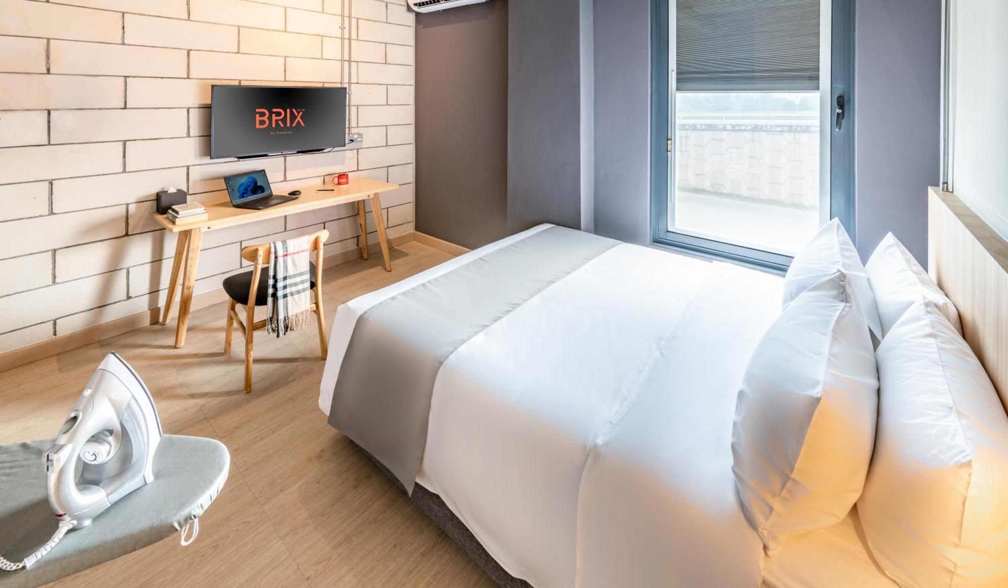 Brix Klia By Pinetree Hotel Сепанг Екстериор снимка