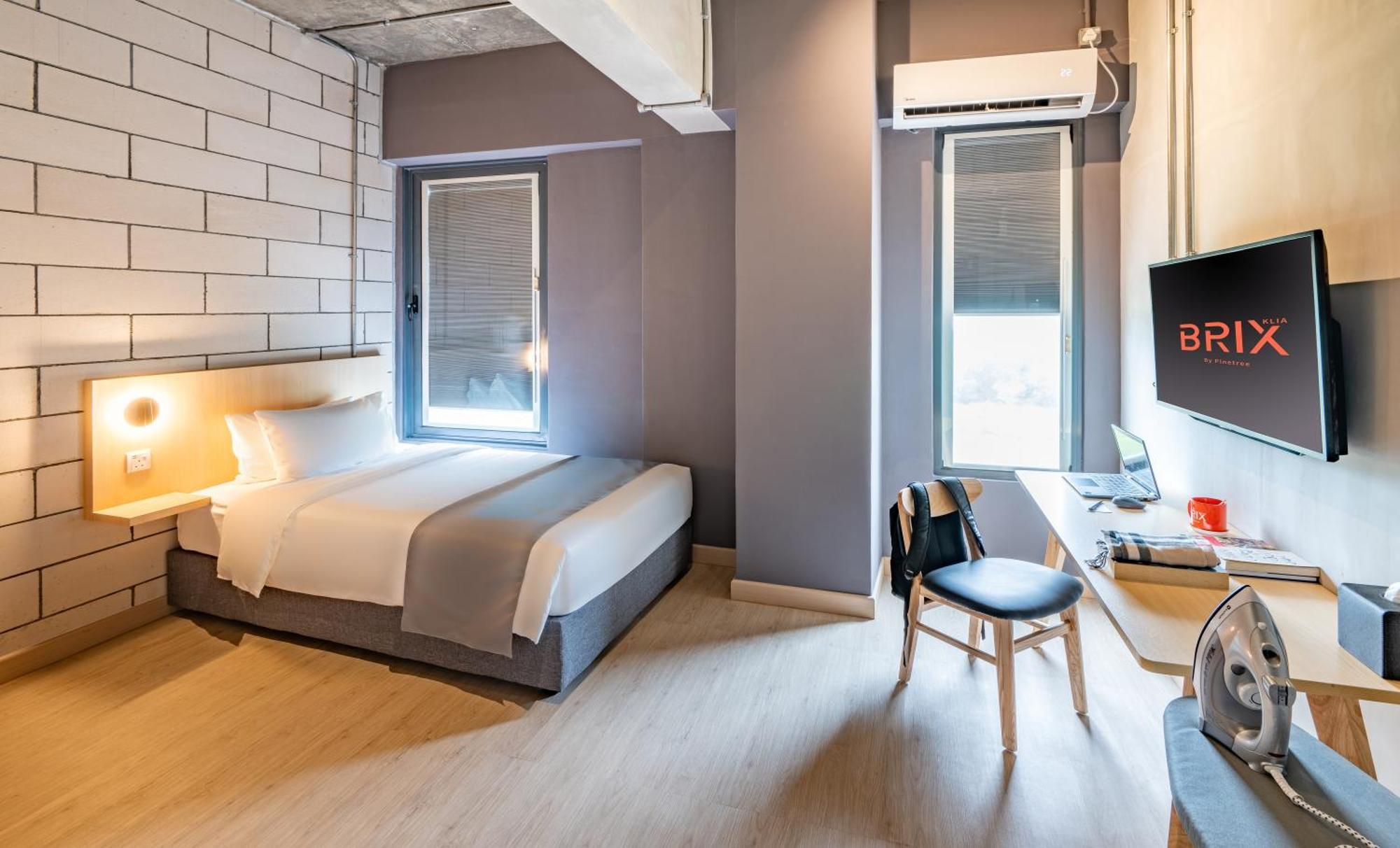 Brix Klia By Pinetree Hotel Сепанг Екстериор снимка